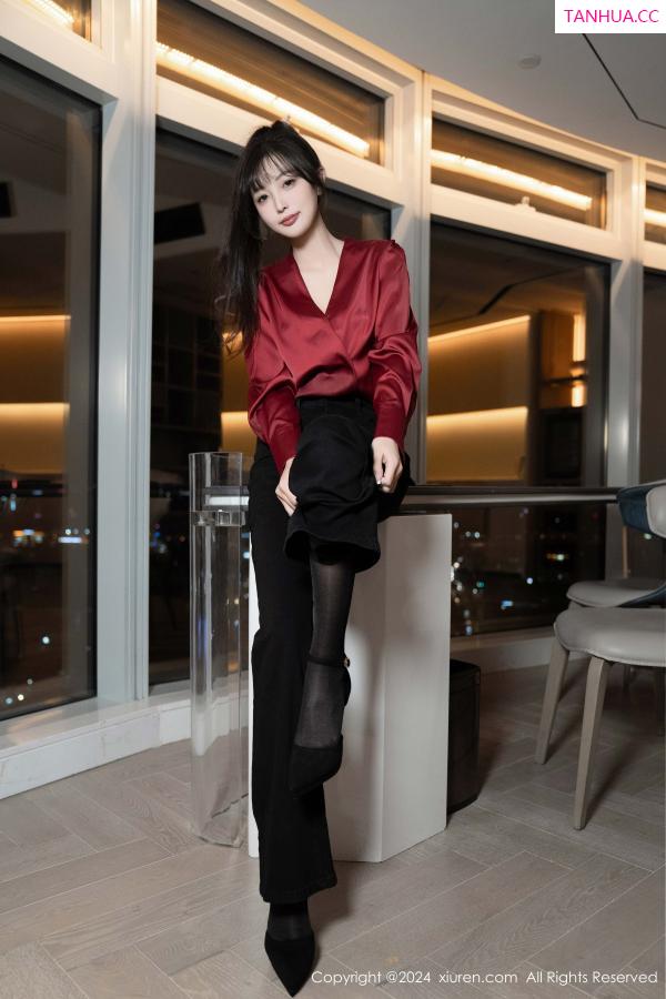 林星阑  [XiuRen]高清写真图 2024.10.16 No.9299 林星阑 黑丝美腿第10张图片